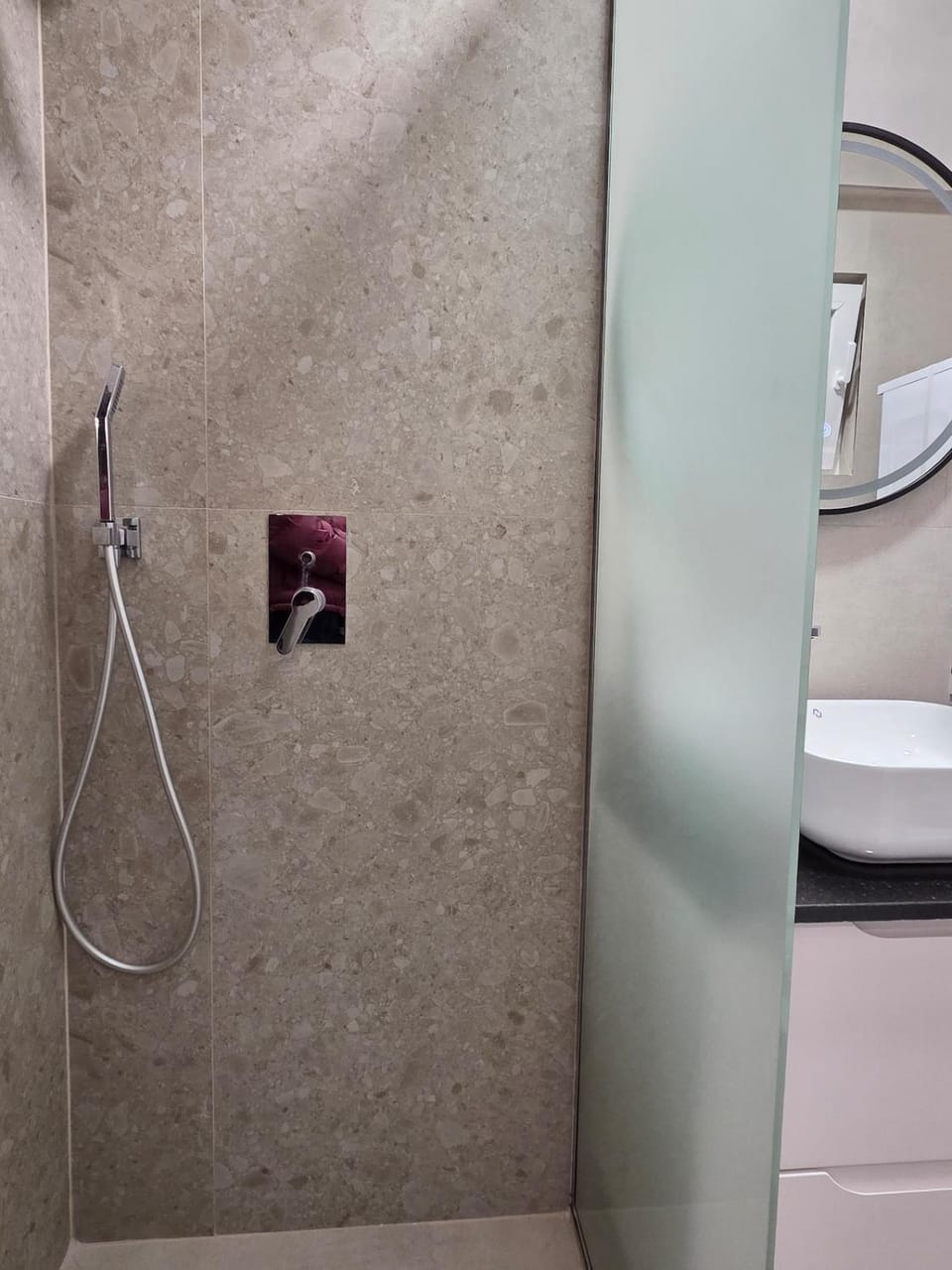 Just Renovated 1st Floor Apt Near City Center Villa 2 Apartment in Tirana