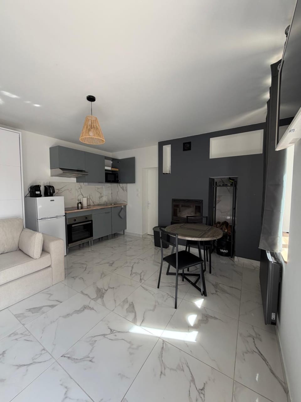 Joli Studio de charme neuf proche de la Ferté Bernard House in Pays de la Loire