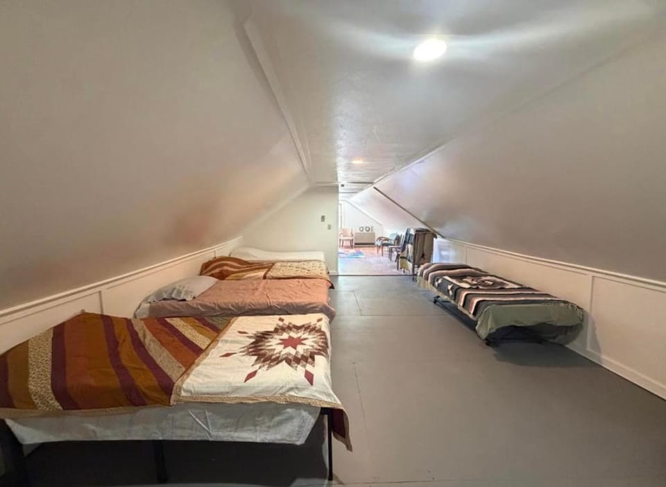 Leapin leanas Hostel in Northeast Piscataquis