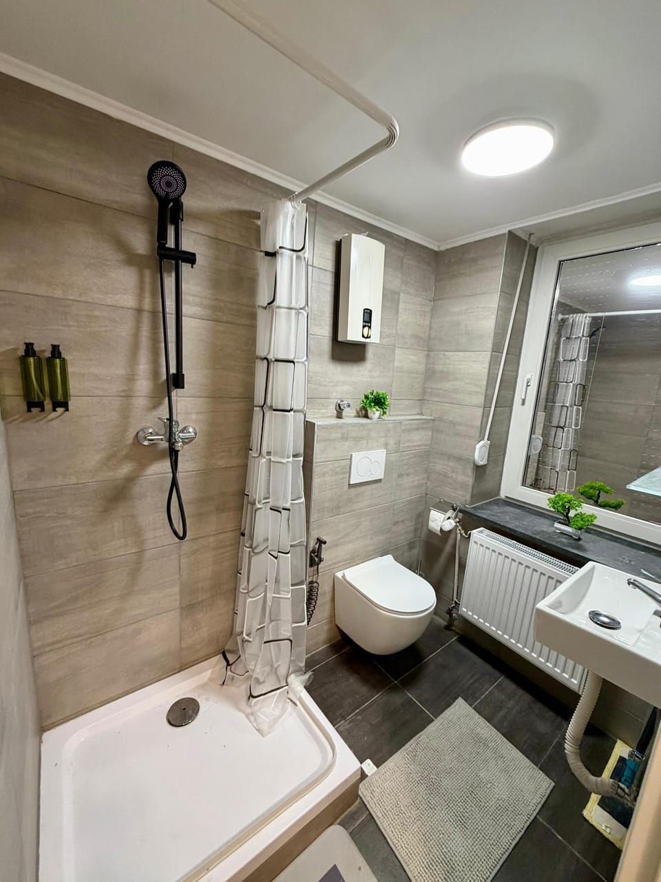 Shower, Toilet, Bathroom, Bath
