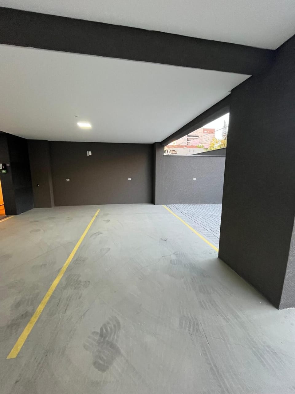 Studio novo, a 150 metros da Vila Germanica com garagem coberta Apartment in Blumenau