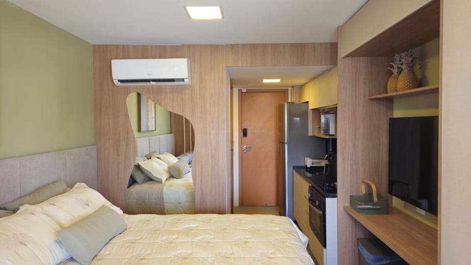 Bed, TV and multimedia, Living room, Bedroom, air conditioner