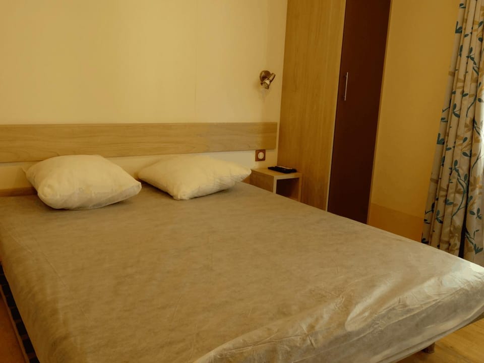 Mobil-home clim - 6 pers. - API-1-52-2241 Campground/ 
RV Resort in Salernes