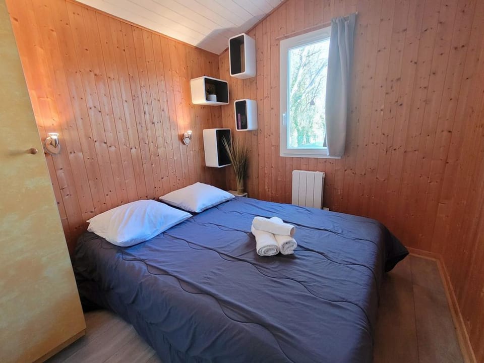 Chalet accueillant animaux - 3 pers. - API-1-52-2252 Campground/ 
RV Resort in Nouvelle-Aquitaine