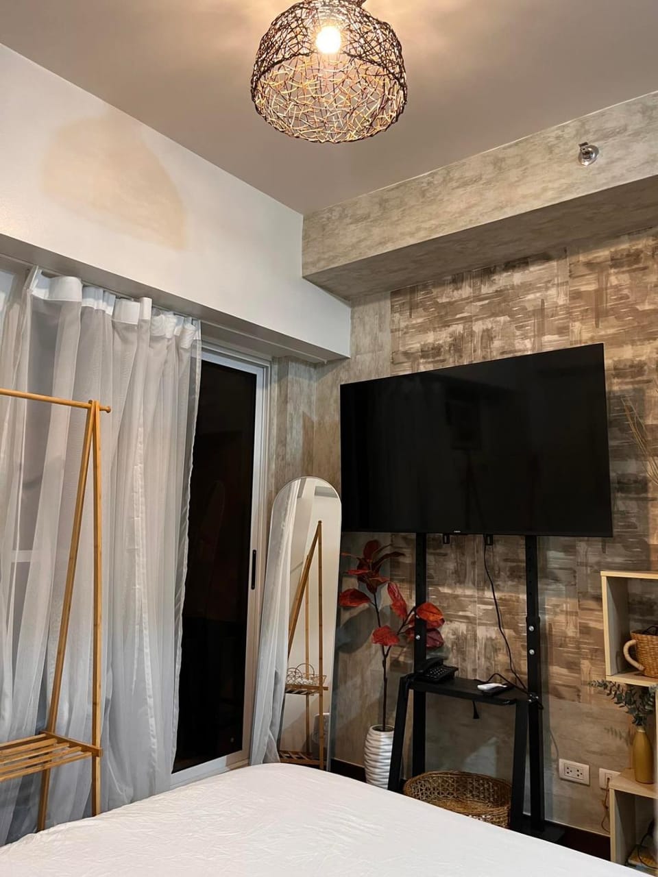 LumiereZen NORTH Pasig 1BR 3bed 4Pool WiFi Ntflx Apartment in Makati