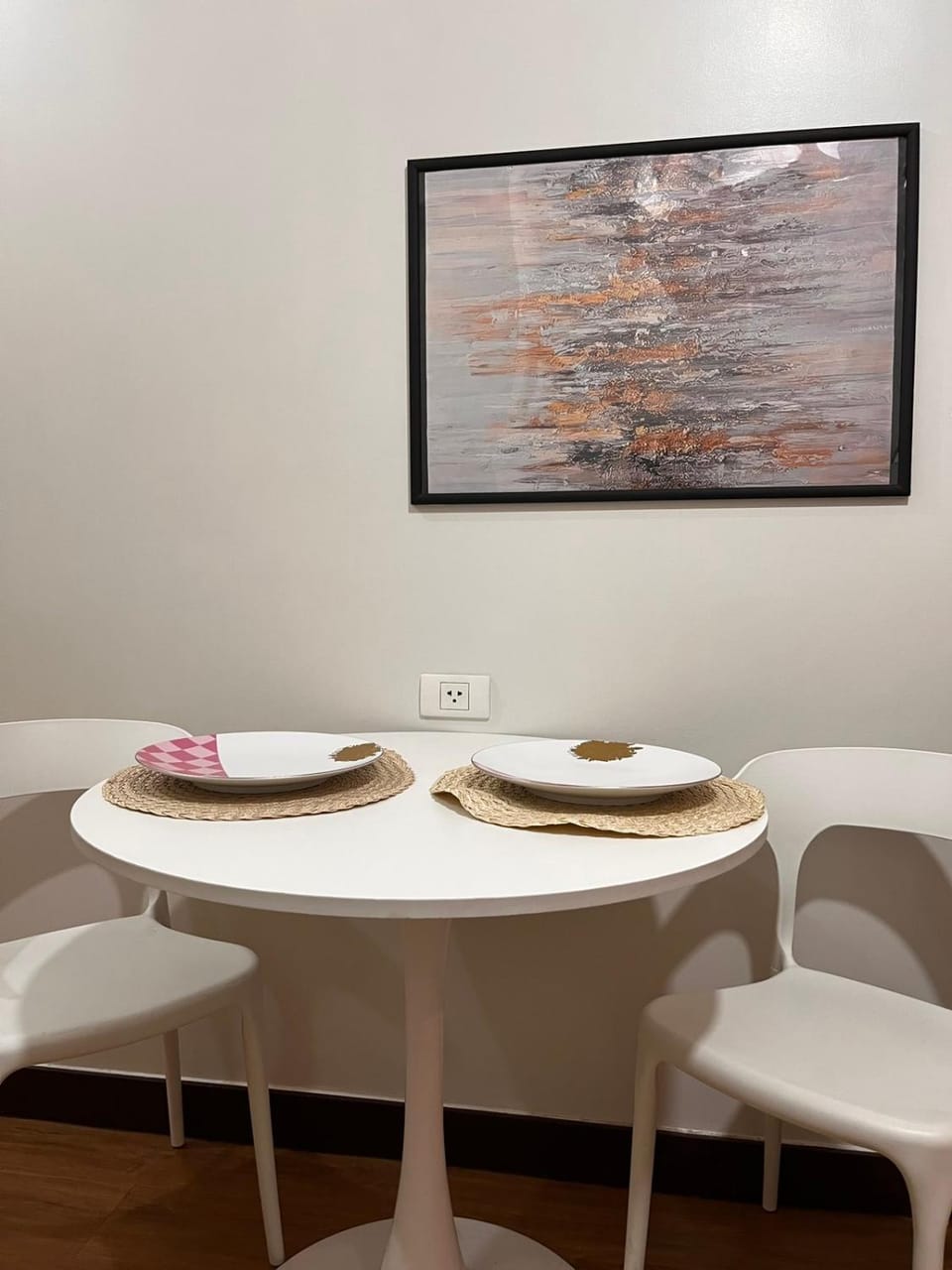 LumiereZen NORTH Pasig 1BR 3bed 4Pool WiFi Ntflx Apartment in Makati