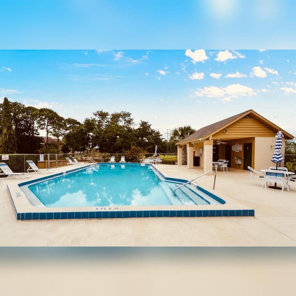 2 Cute 2 Pass UP Apartment in Orlando