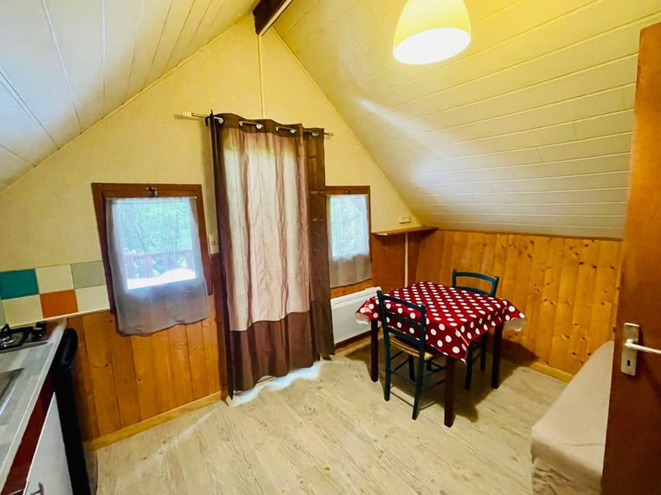 Chalet charmant, animaux bienvenus - 4 pers. - API-1-52-2279 Campground/ 
RV Resort in Occitanie