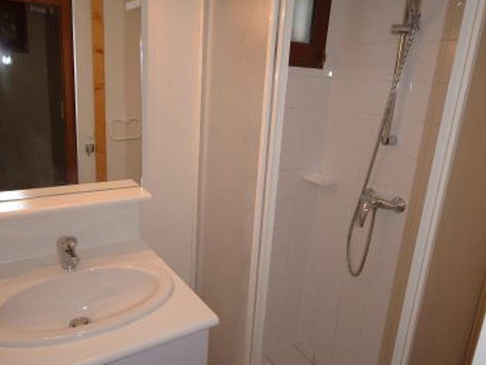 Maison clim - 6 pers. - API-1-52-2299 Campground/ 
RV Resort in Occitanie
