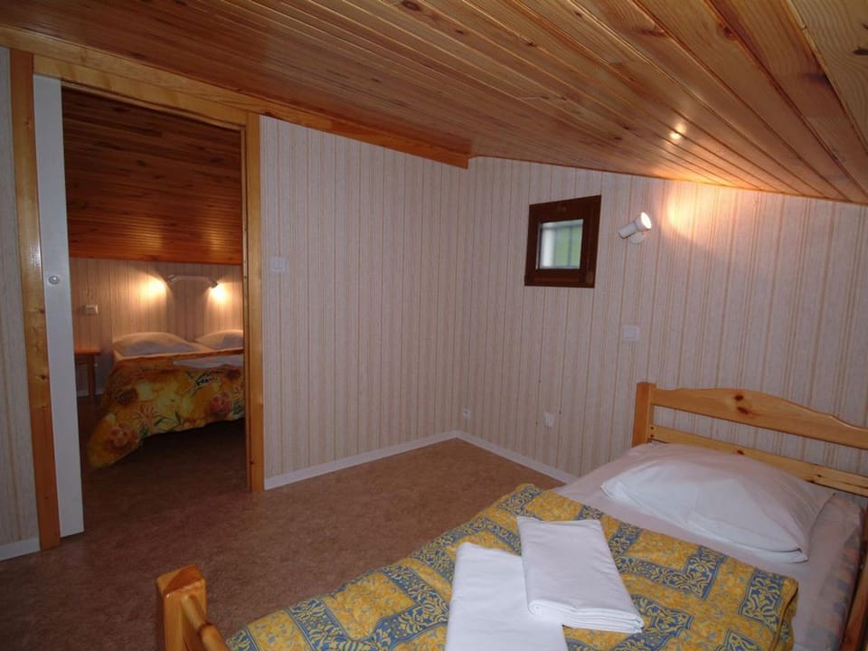 Maison clim - 6 pers. - API-1-52-2299 Campground/ 
RV Resort in Occitanie