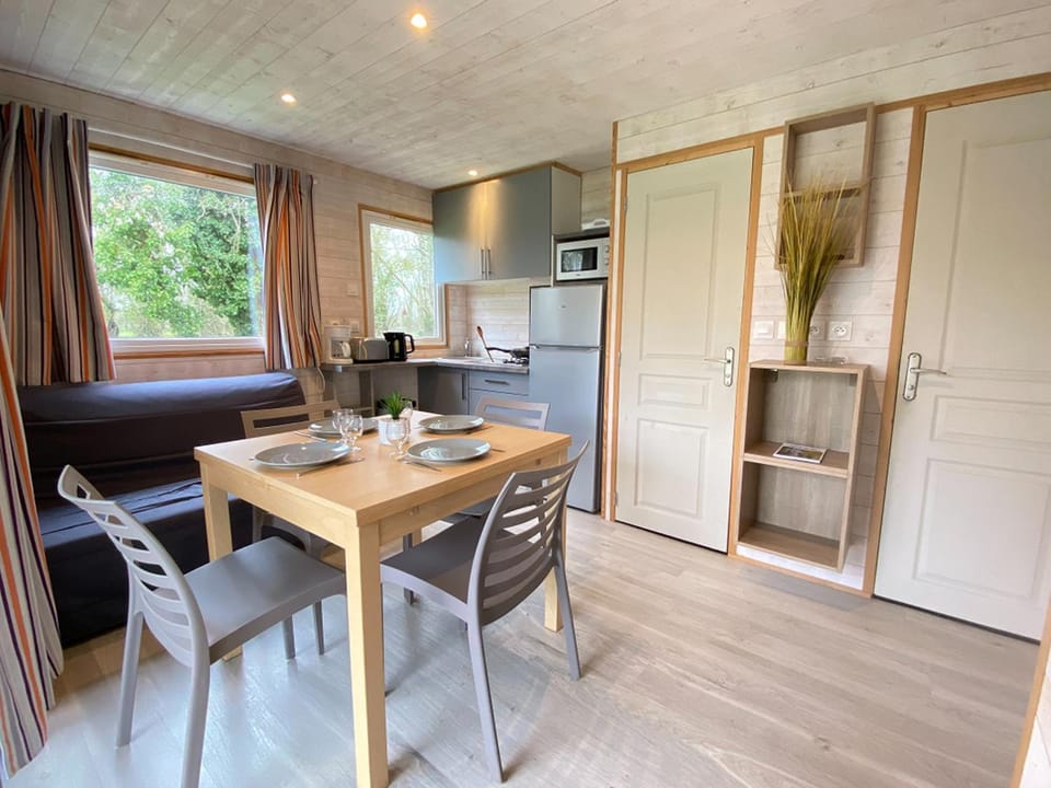 Chalet clim - 4 pers. - API-1-52-2324 Campground/ 
RV Resort in Nouvelle-Aquitaine