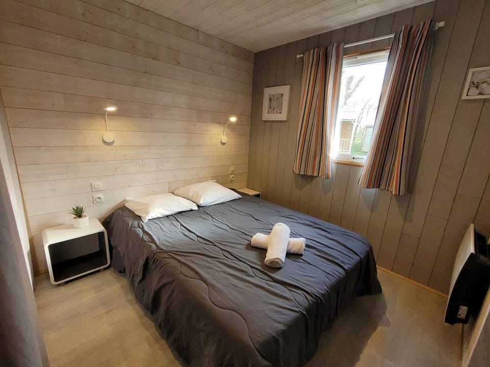 Chalet clim - 4 pers. - API-1-52-2324 Campground/ 
RV Resort in Nouvelle-Aquitaine
