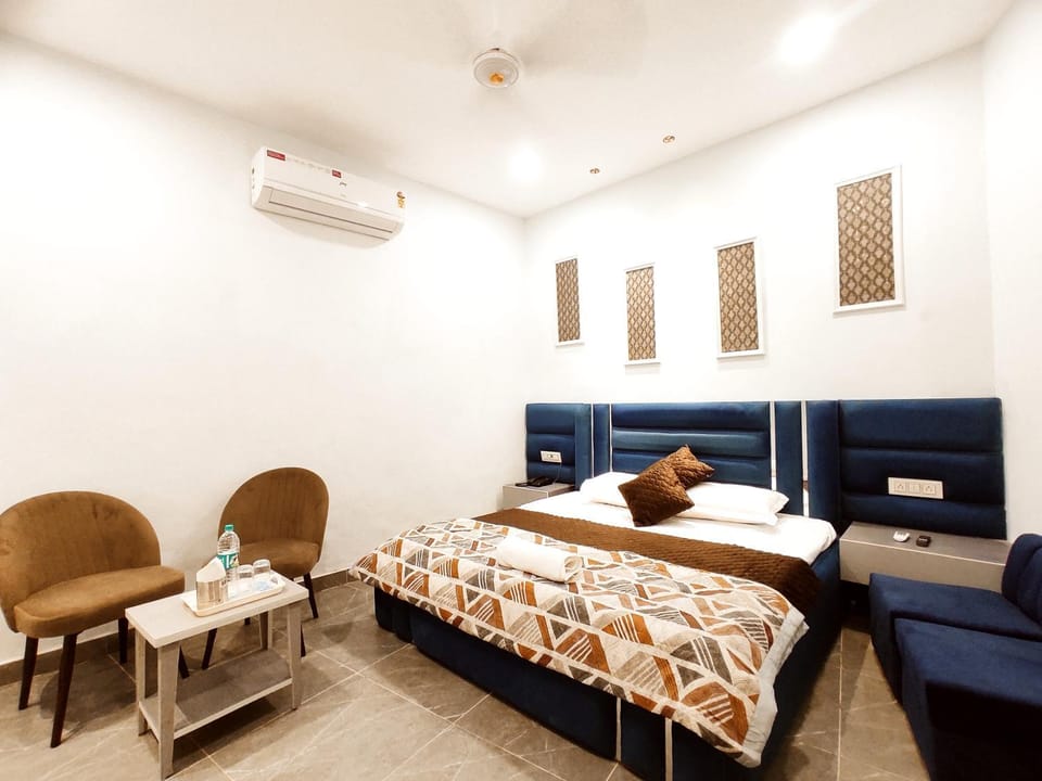 THE RITZ HOTEL - Your Smart And Budget Stay Hotel in Ludhiana