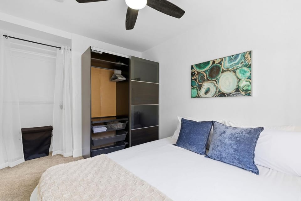 Bed, Bedroom, wardrobe