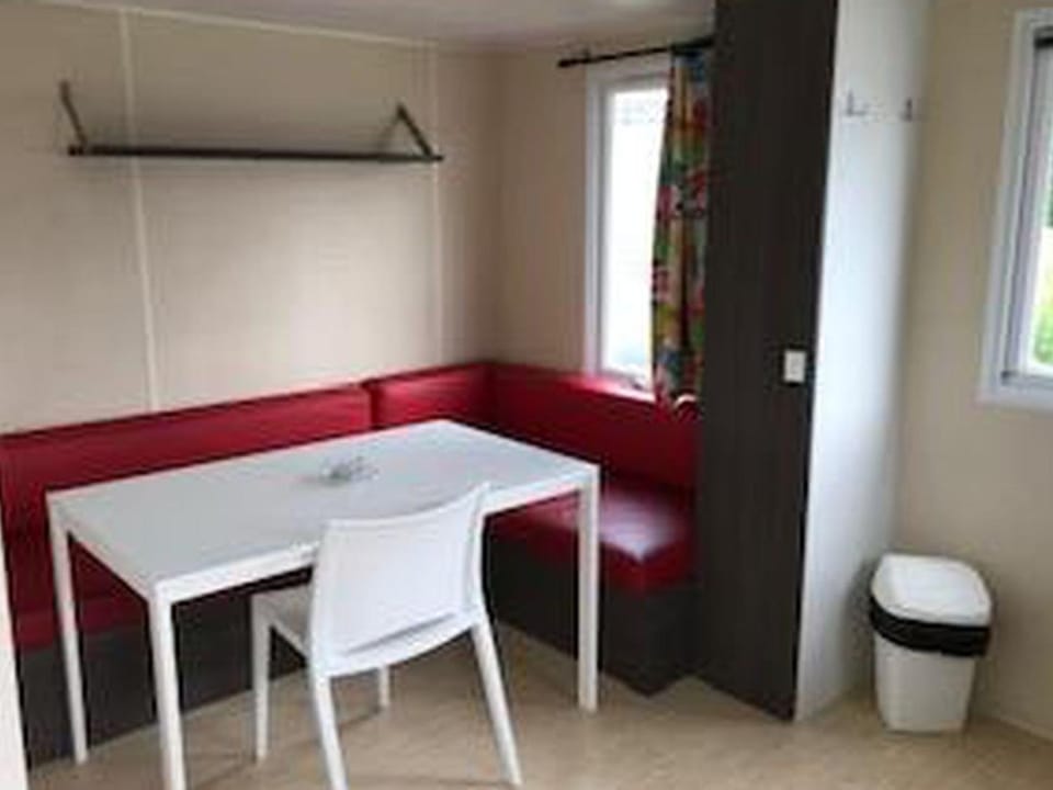 Mobil home, animaux acceptés - 2 pers. - API-1-52-2415 Campground/ 
RV Resort in Perros-Guirec