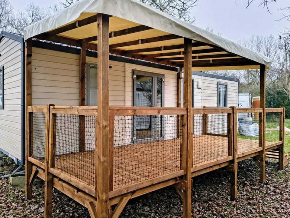 Mobil home accueillant, animaux OK - 6 pers. - API-1-52-2437 Campground/ 
RV Resort in Nouvelle-Aquitaine
