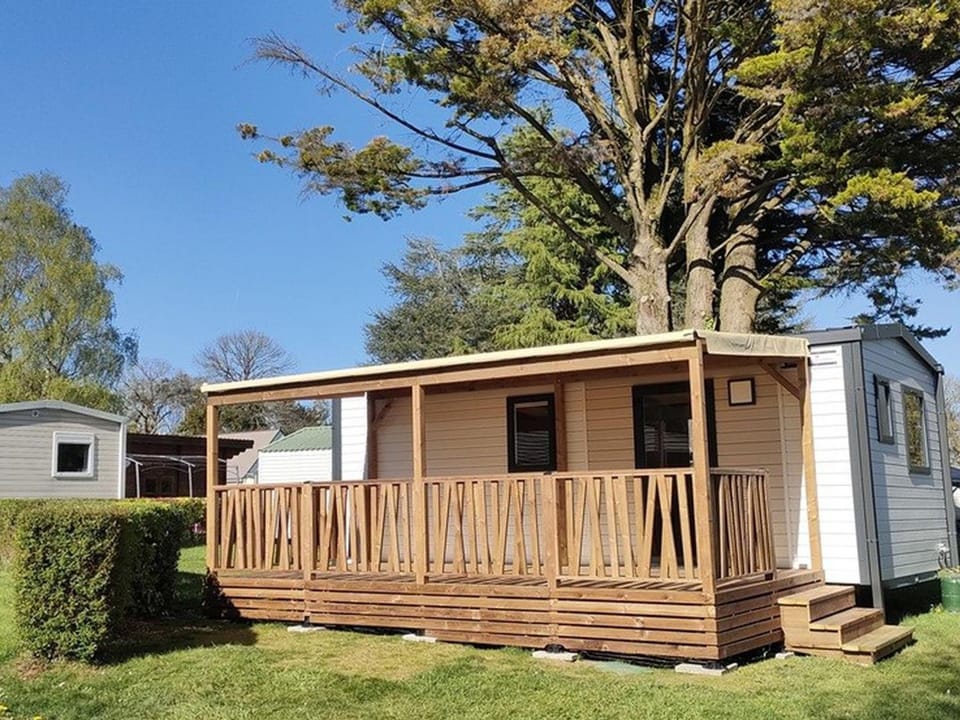 Mobil home, animaux OK - 5 pers. - API-1-52-2449 Campground/ 
RV Resort in Brittany
