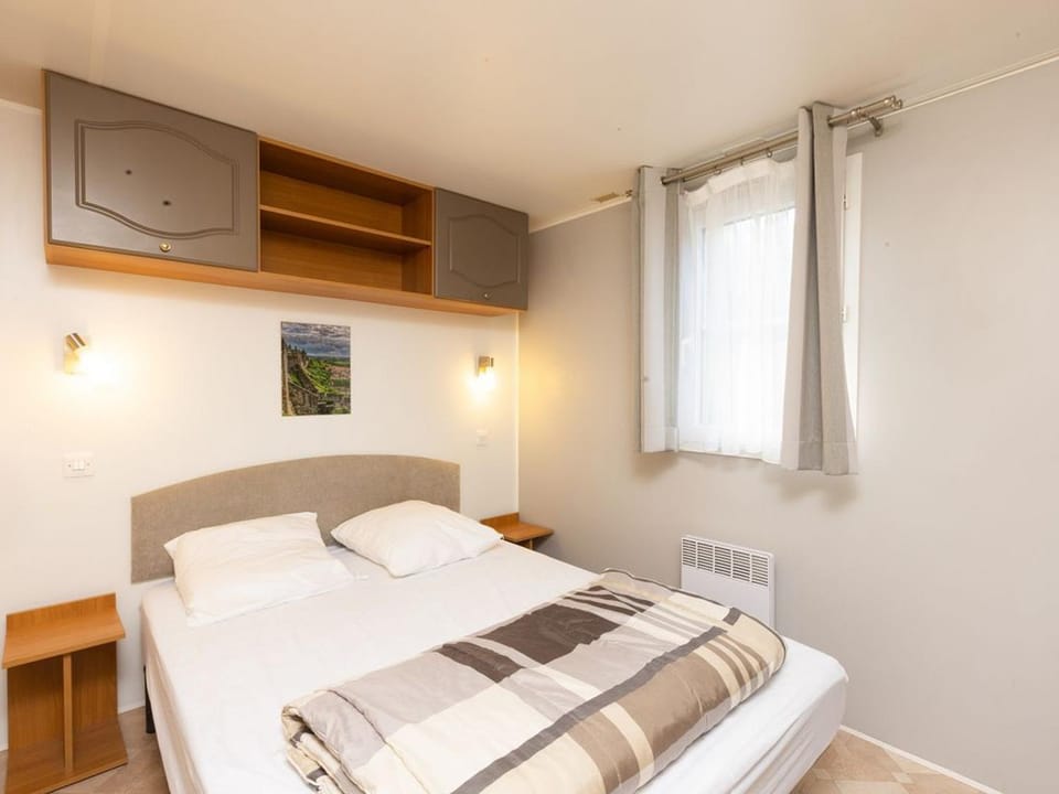 Mobil home avec clim - 6 pers. - API-1-52-2465 Campground/ 
RV Resort in Occitanie
