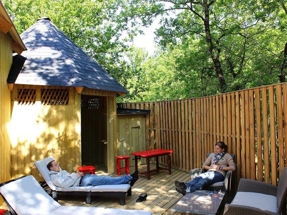 Cabane dans les arbres, animaux OK - 10 pers. - API-1-52-2494 Campground/ 
RV Resort in Nouvelle-Aquitaine