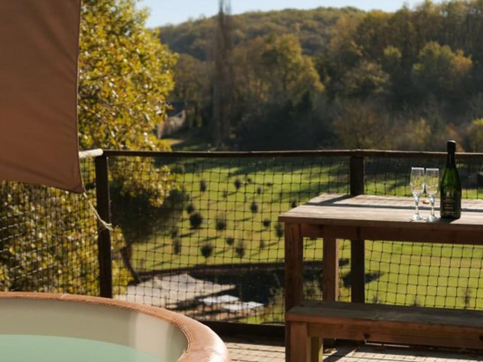 Cabane cosy pour 2 avec jacuzzi - API-1-52-2485 Campground/ 
RV Resort in Nouvelle-Aquitaine