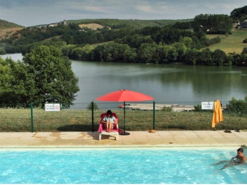 Mobil-home, animaux acceptés - 4 pers. - API-1-52-2519 Campground/ 
RV Resort in Nouvelle-Aquitaine
