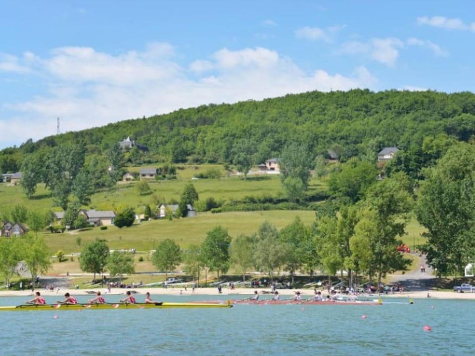 Mobil-home, animaux acceptés - 4 pers. - API-1-52-2519 Campground/ 
RV Resort in Nouvelle-Aquitaine