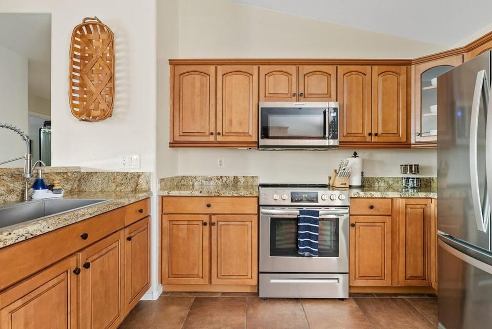Sunny Poolside Golf Haven Heated Pool 4Bed 2Bath House in San Tan Valley