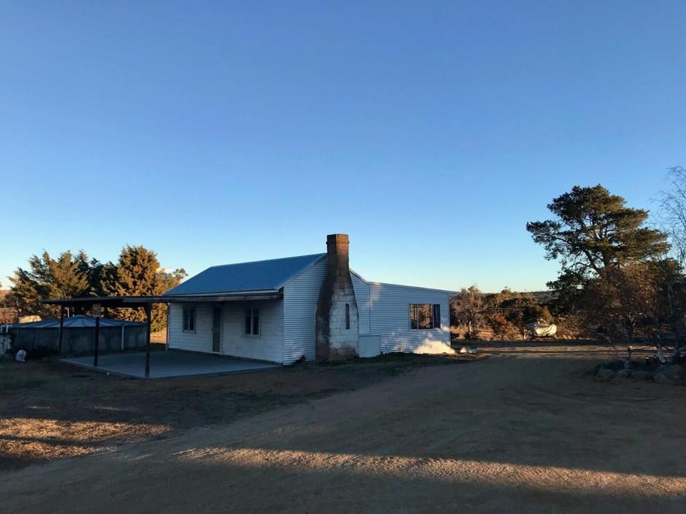 Farm stay at Westeria Cottage - Berridale House in Berridale