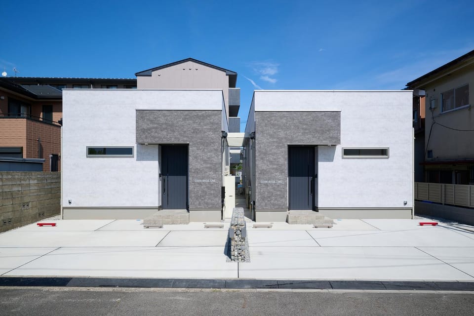 Property building, Day