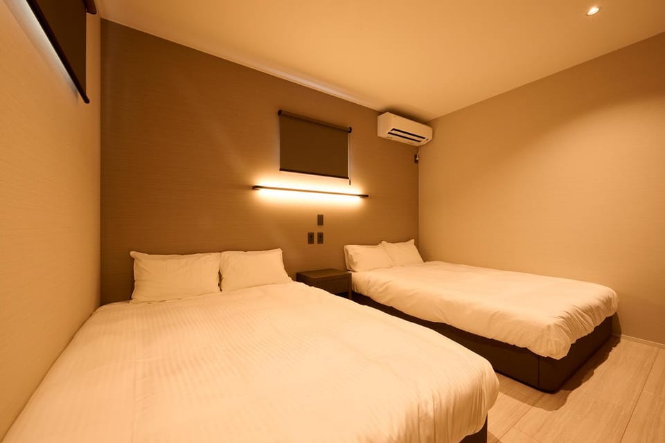 Bed, Photo of the whole room, Bedroom, air conditioner