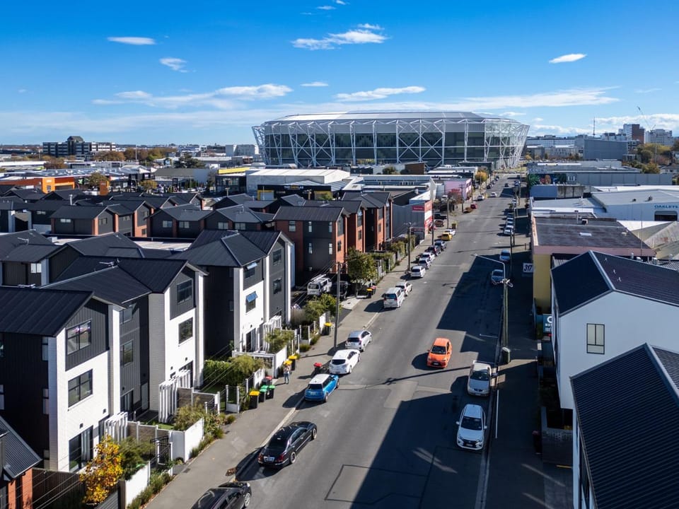 Property building, Day, Neighbourhood, Bird's eye view, City view, Street view, Location, Parking