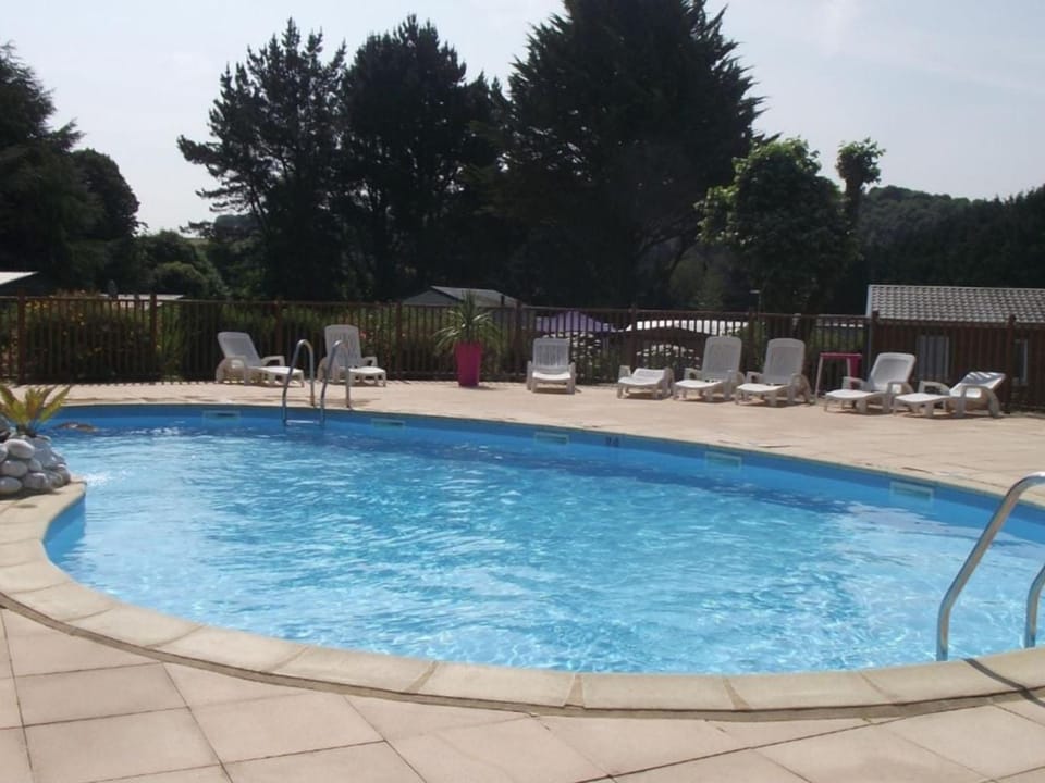 Chalet accueillant animaux - 5 pers. - API-1-52-2542 Campground/ 
RV Resort in Brittany