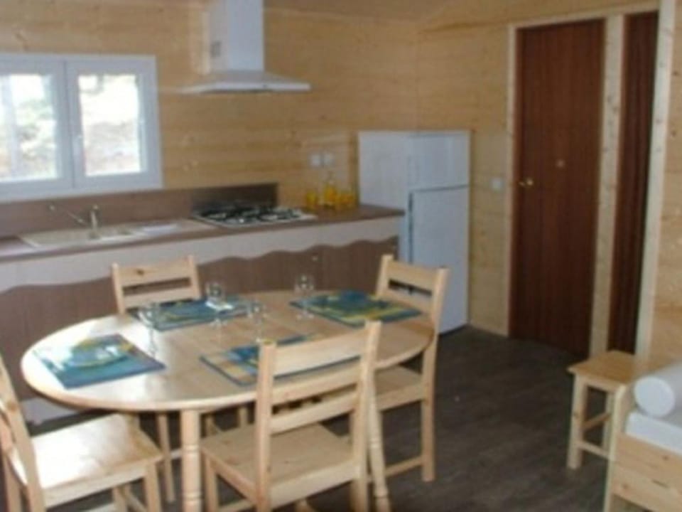 Chalet avec climatisation - 7 pers. - API-1-52-2543 Campground/ 
RV Resort in Salernes