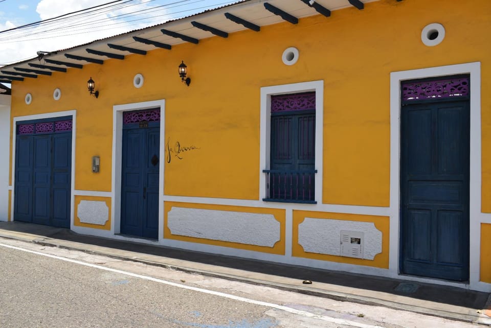 Facade/entrance