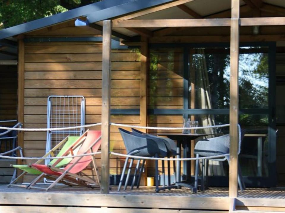 Chalet convivial, animaux baroudeurs bienvenus - 6 pers. - API-1-52-2580 Campground/ 
RV Resort in Auvergne-Rhône-Alpes