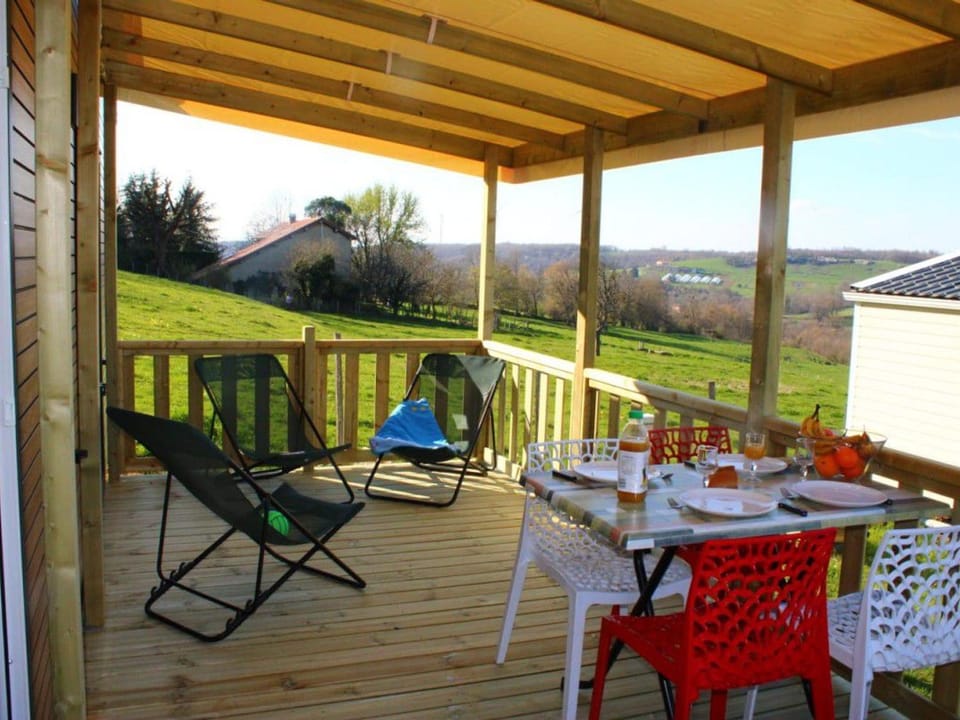 Mobil-home, animaux 4 pers. - API-1-52-2603 Campground/ 
RV Resort in Auvergne-Rhône-Alpes