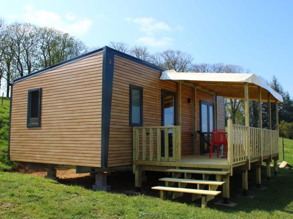 Mobil-home, animaux 4 pers. - API-1-52-2603 Campground/ 
RV Resort in Auvergne-Rhône-Alpes