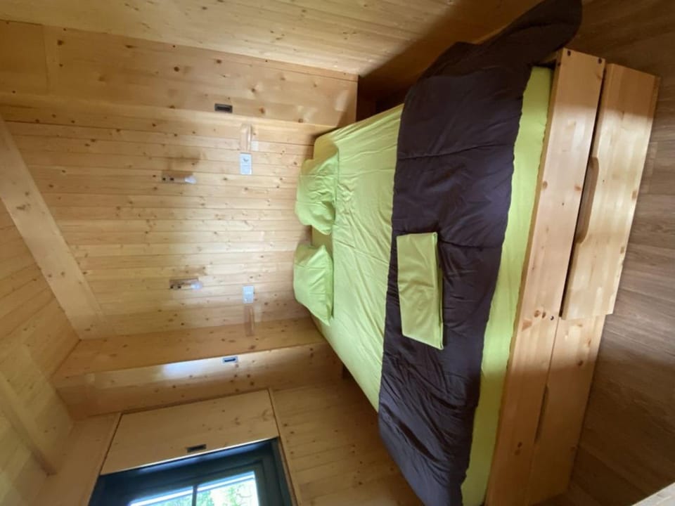 Chalet climatisé, animaux acceptés - 5 pers. - API-1-52-2600 Campground/ 
RV Resort in Nouvelle-Aquitaine