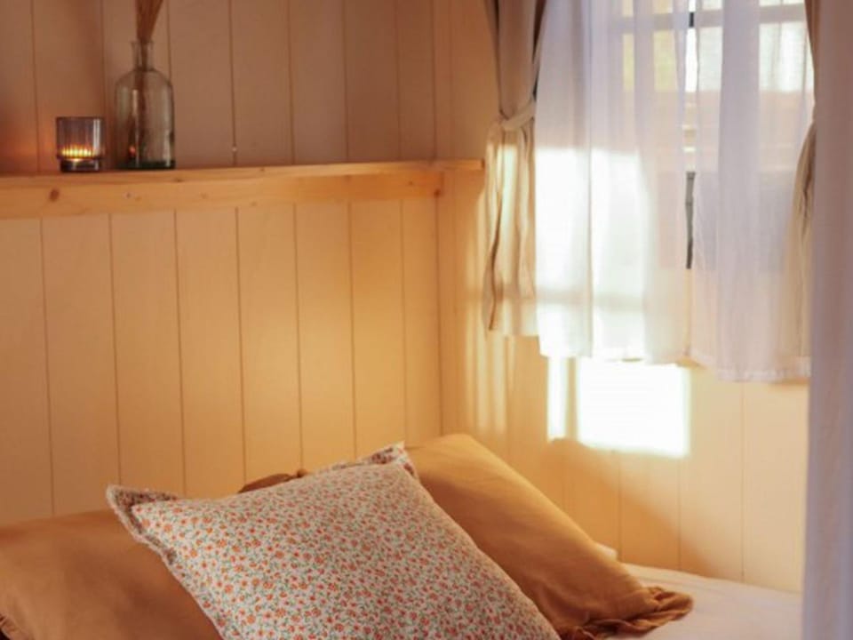 Charmante cabane, animaux admis - 2 pers. - API-1-52-2621 Campground/ 
RV Resort in Nouvelle-Aquitaine
