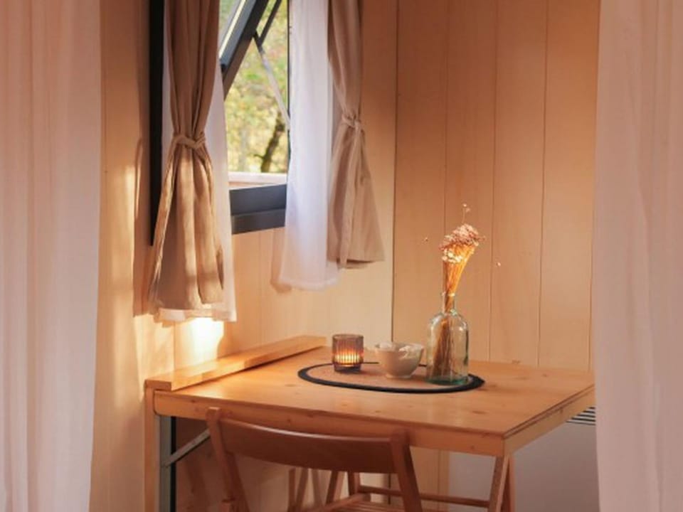 Charmante cabane, animaux admis - 2 pers. - API-1-52-2621 Campground/ 
RV Resort in Nouvelle-Aquitaine