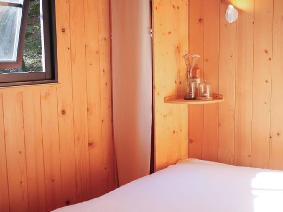 Cabane, animaux OK - 5 pers. - API-1-52-2629 Campground/ 
RV Resort in Nouvelle-Aquitaine