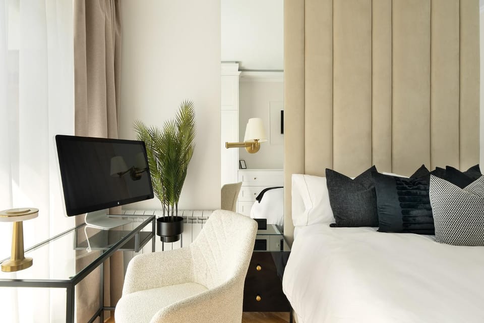 Downtown Opia - Designer 2BR 2Bath - Sauna - Private Parking Apartment in Sofia