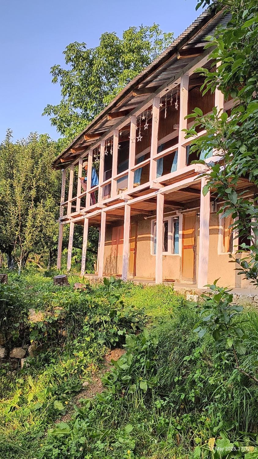 Property building, Spring, Day, Natural landscape, Garden, Garden view