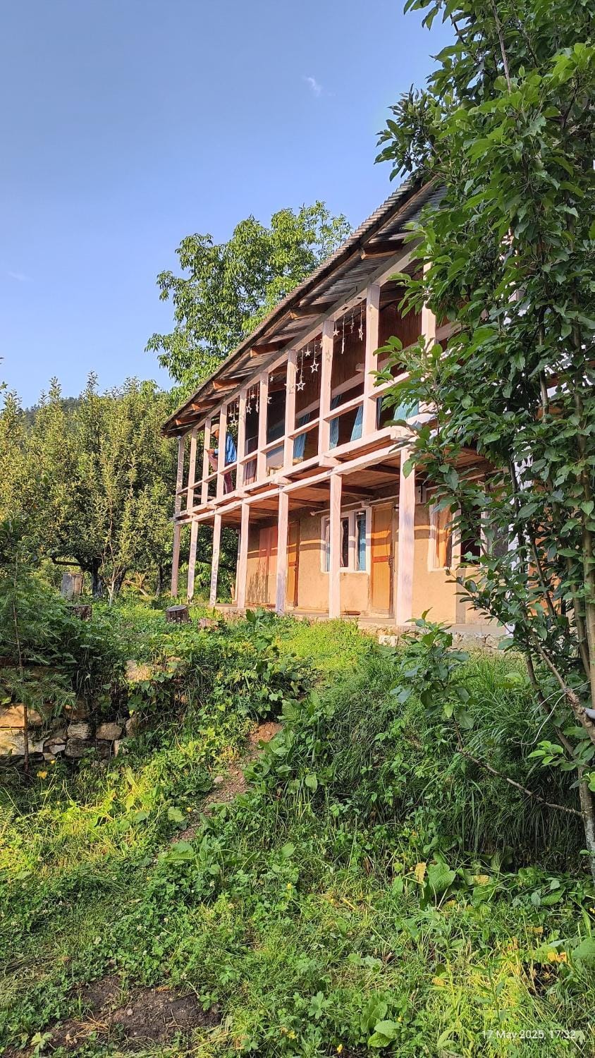 Property building, Spring, Day, Natural landscape, Garden, Garden, Garden view