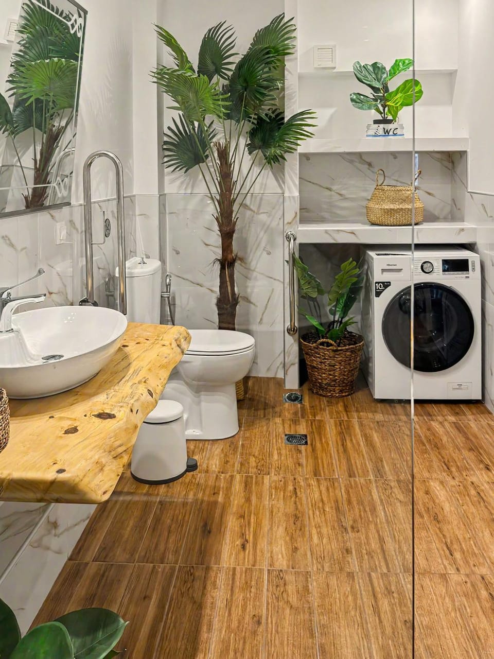 Toilet, Bathroom, towels, washing machine, dryer