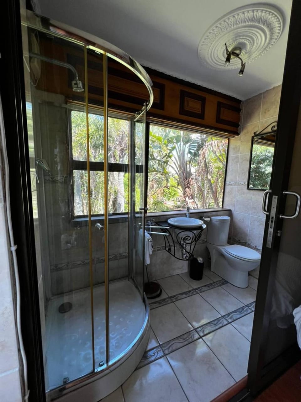 Luxurious Beachfront BB in East London, South Africa Bed and Breakfast in Eastern Cape