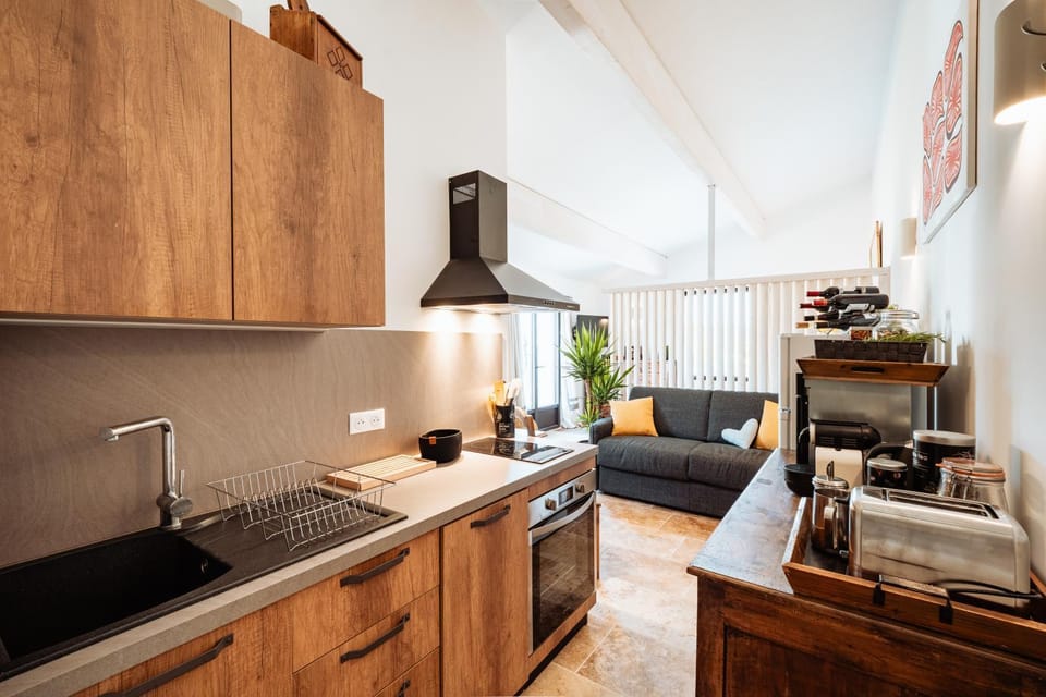 Kitchen or kitchenette