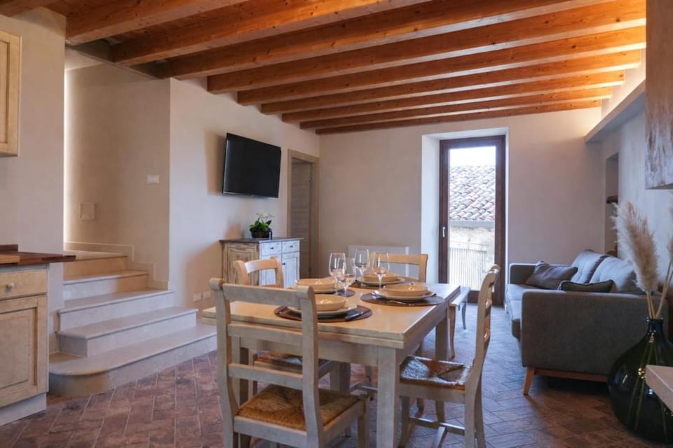 Al Cortiletto Apartments Apartment in Lake Garda