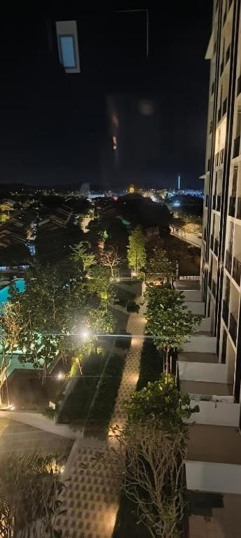 Property building, Night