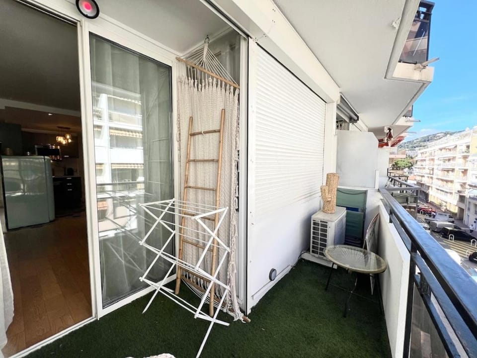Superbe appartement face Martinez, près de la mer Apartment in Cannes